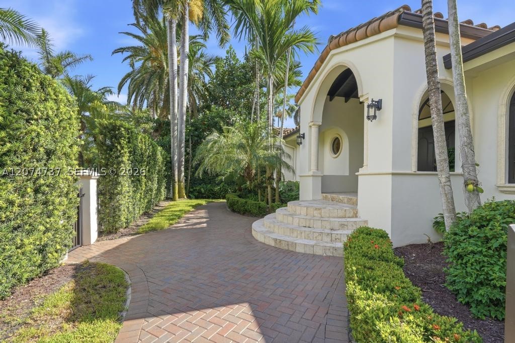 2532 NW Lake Ave, Miami Beach FL 33140