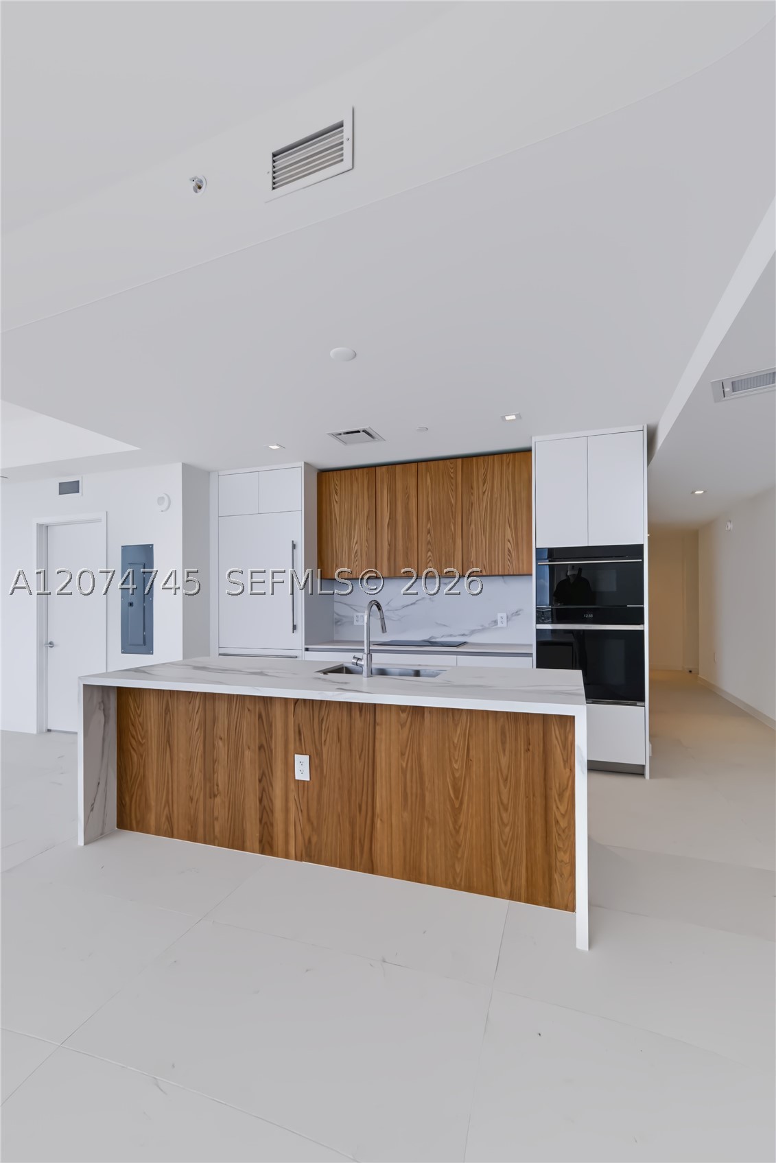 1400 Biscayne Blvd #3501, Miami FL 33132