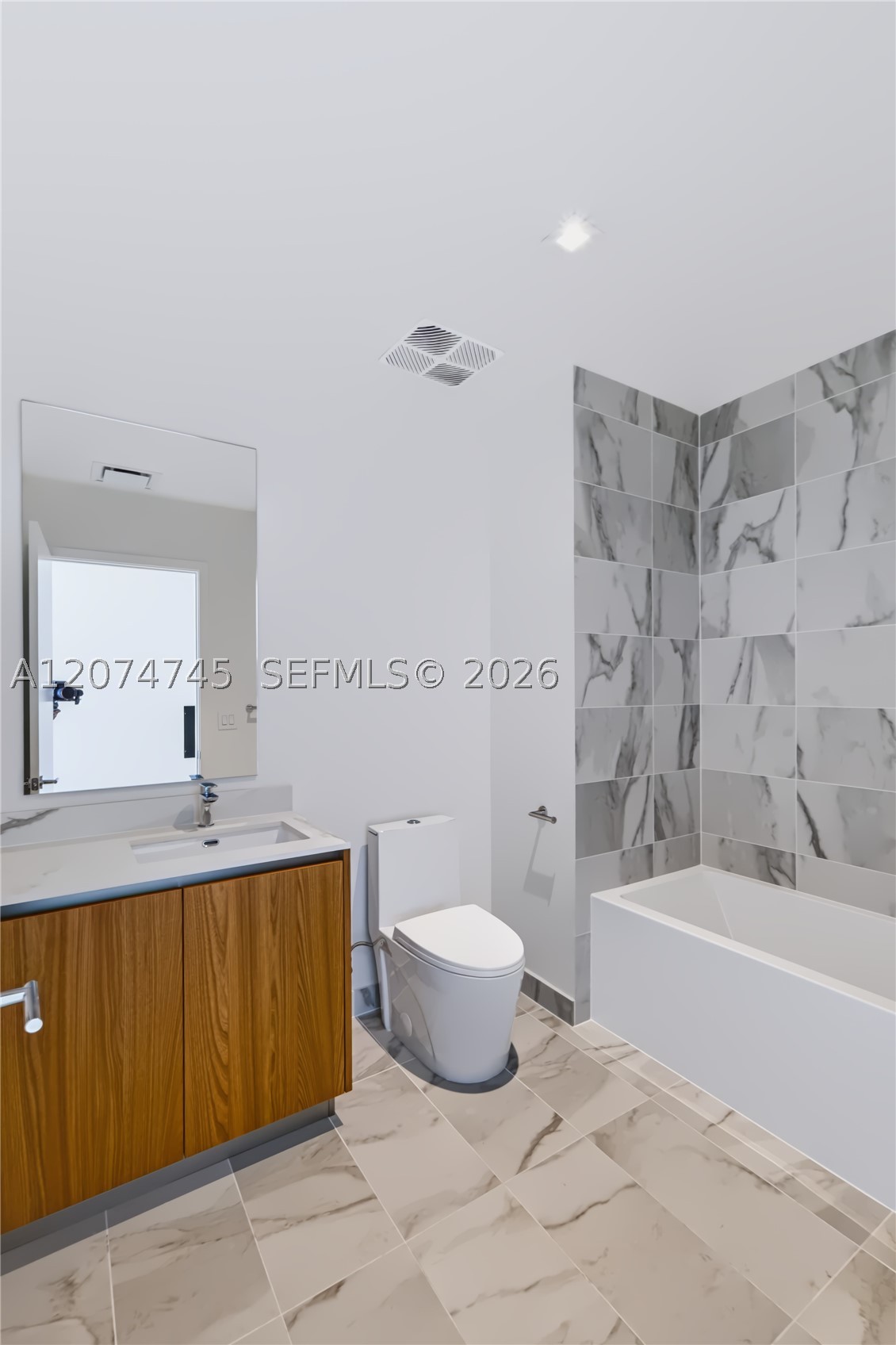 1400 Biscayne Blvd #3501, Miami FL 33132