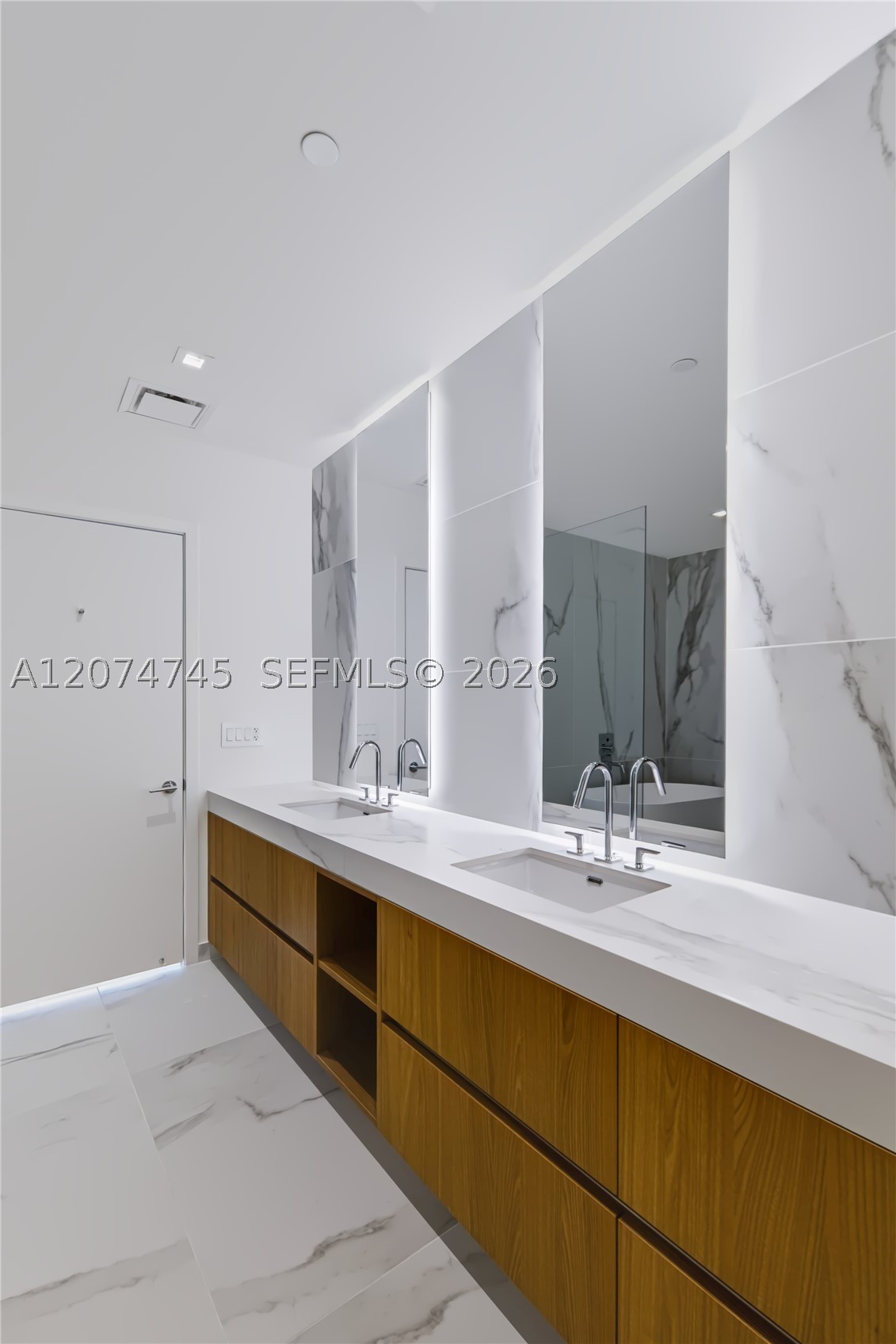 1400 Biscayne Blvd #3501, Miami FL 33132