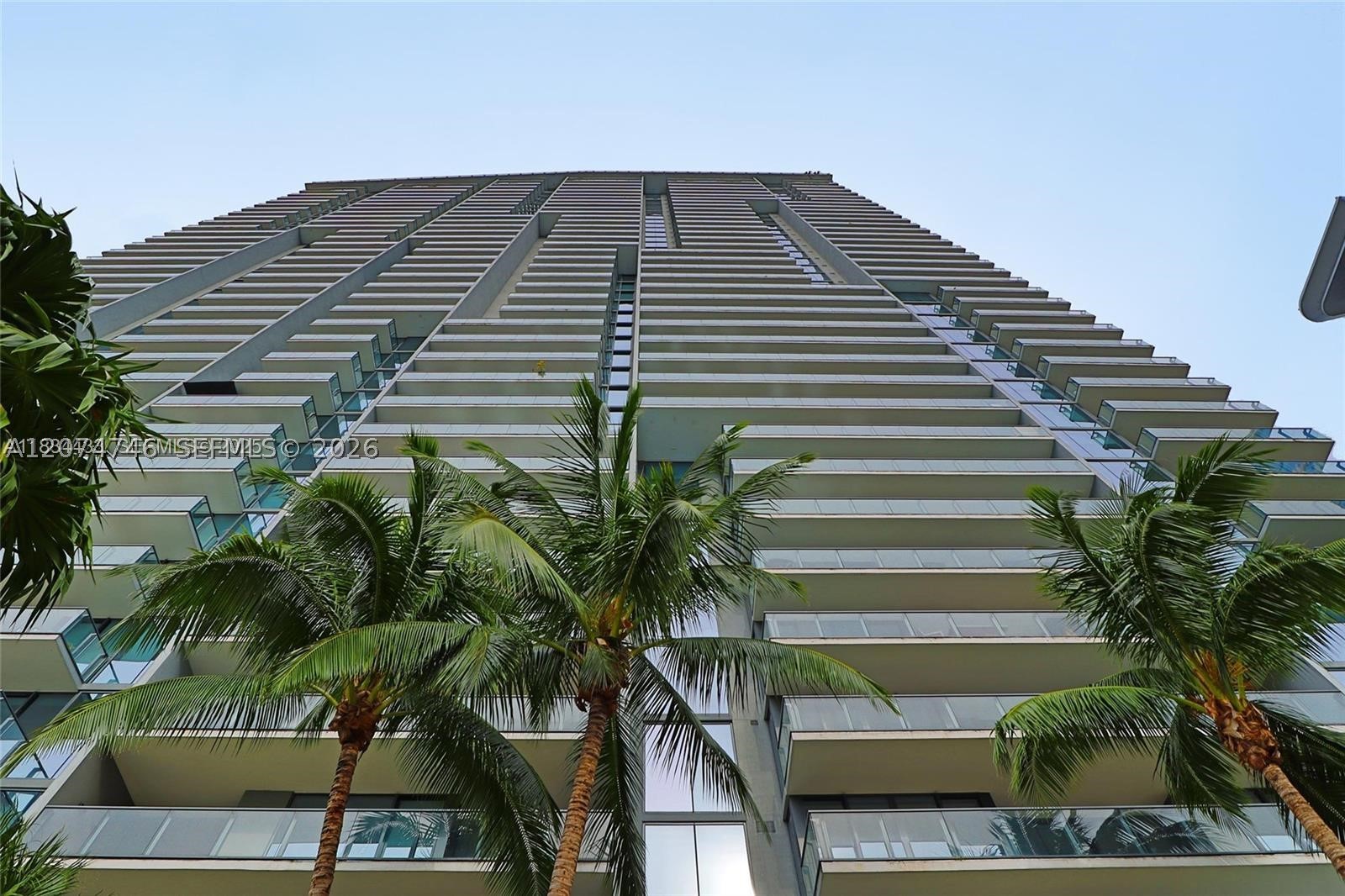 68 SE 6th St #1008, Miami FL 33131