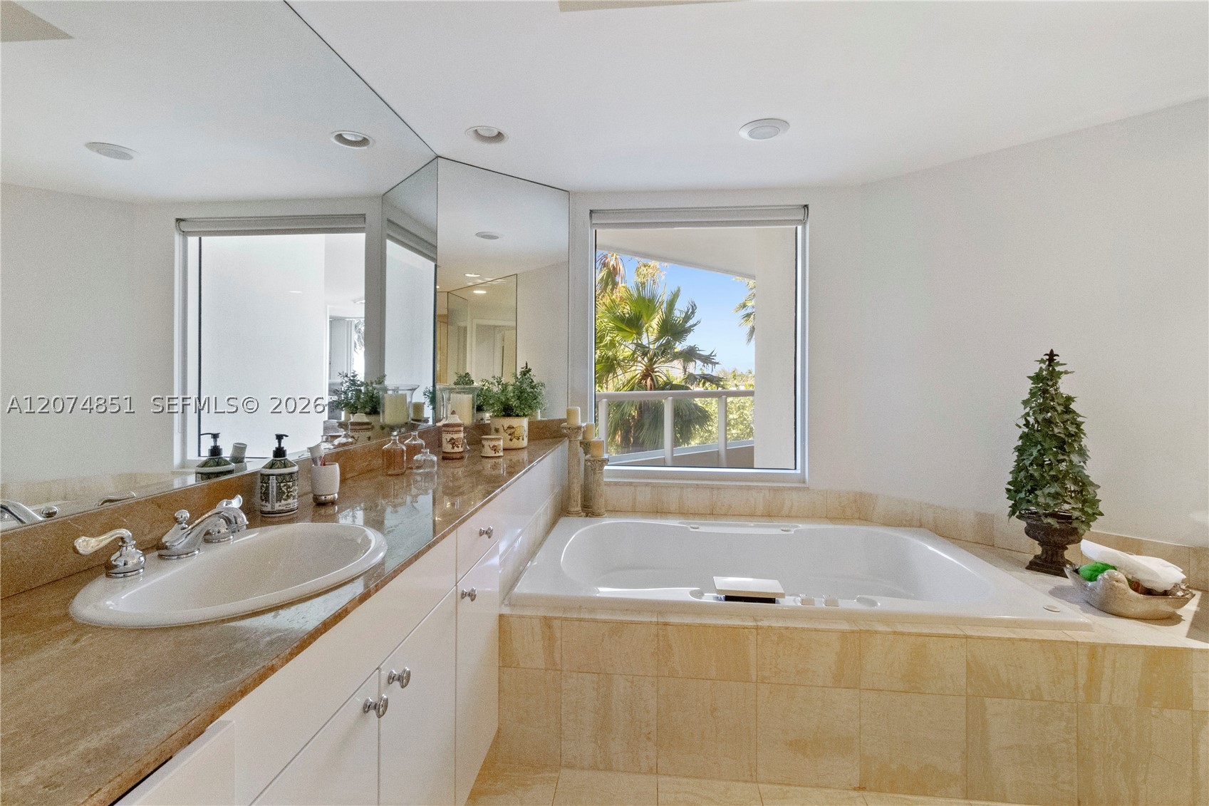 21050 Point Pl #604, Aventura FL 33180