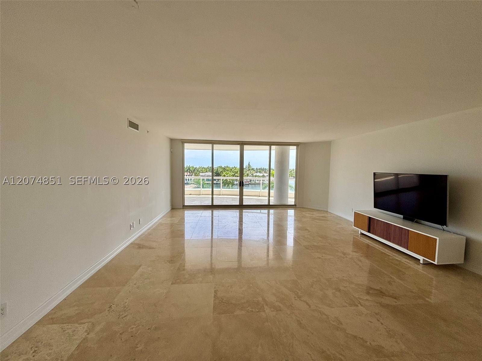 21050 Point Pl #604, Aventura FL 33180