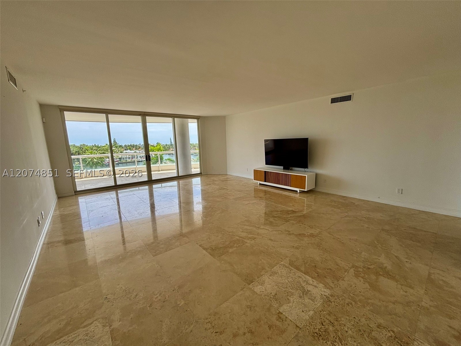 21050 Point Pl #604, Aventura FL 33180