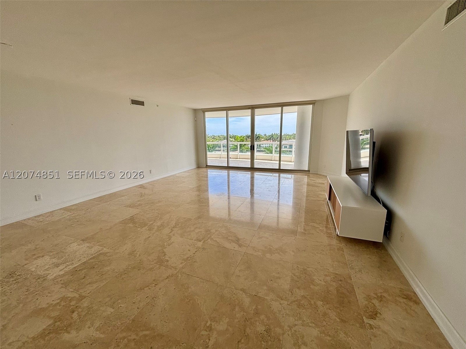 21050 Point Pl #604, Aventura FL 33180