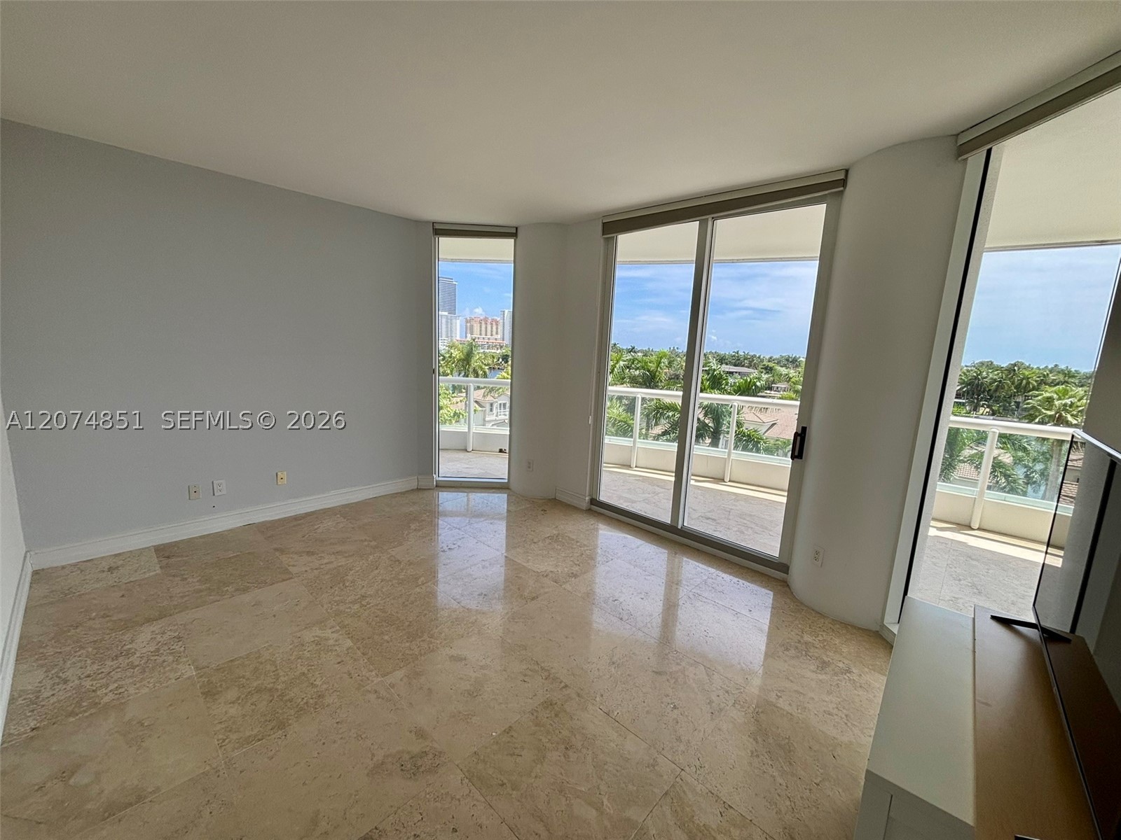 21050 Point Pl #604, Aventura FL 33180