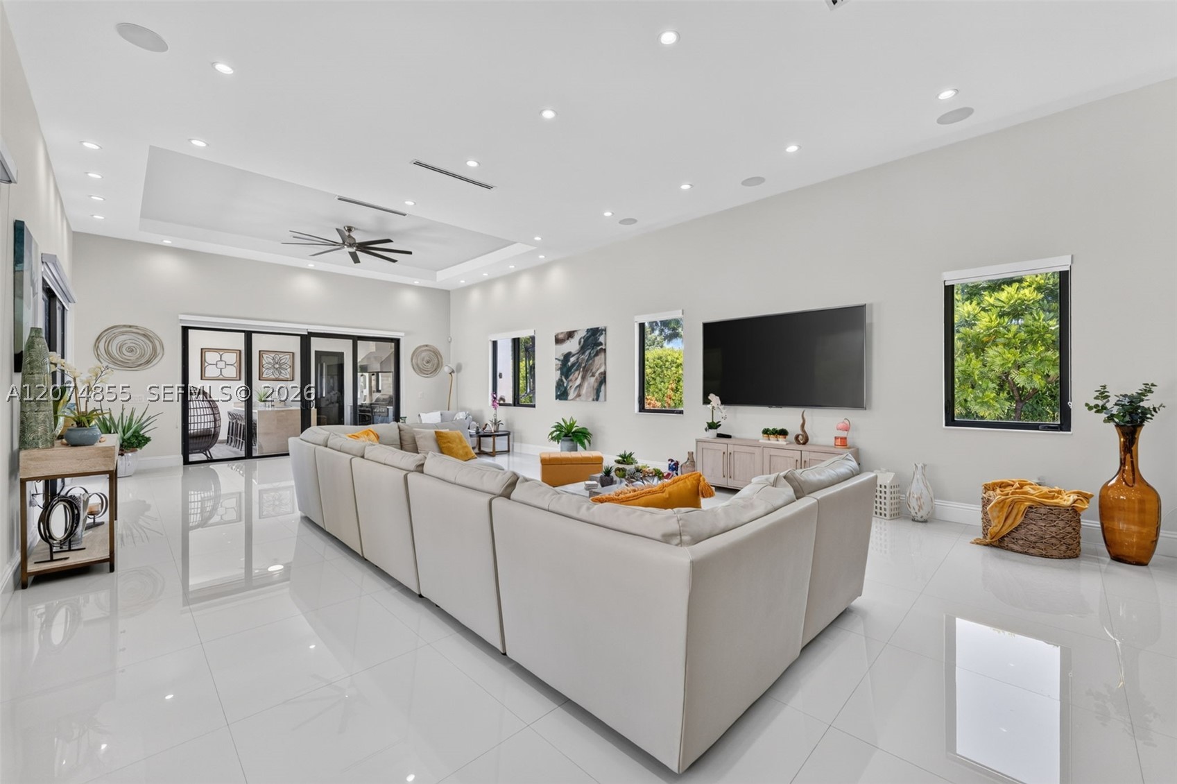 10352 NW 131st St, Hialeah Gardens FL 33018