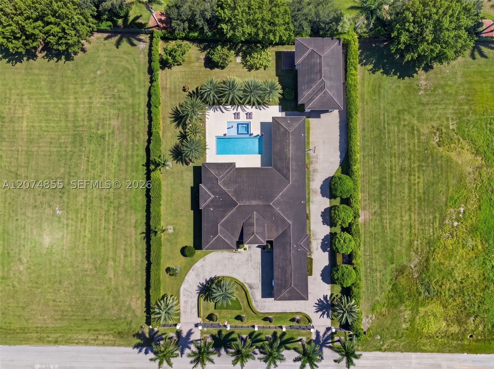 10352 NW 131st St, Hialeah Gardens FL 33018