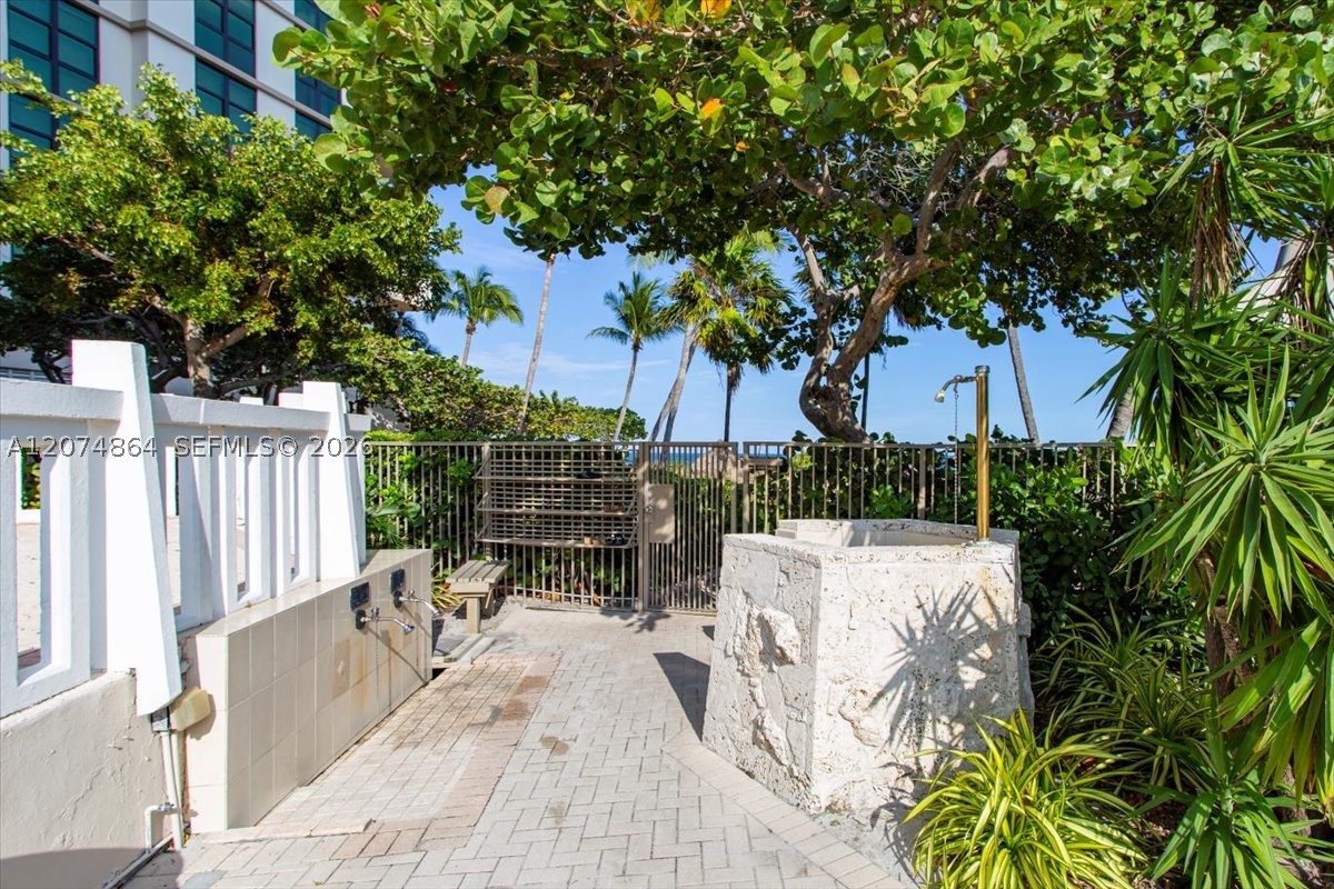 1111 CRANDON BL #B1003, Key Biscayne FL 33149