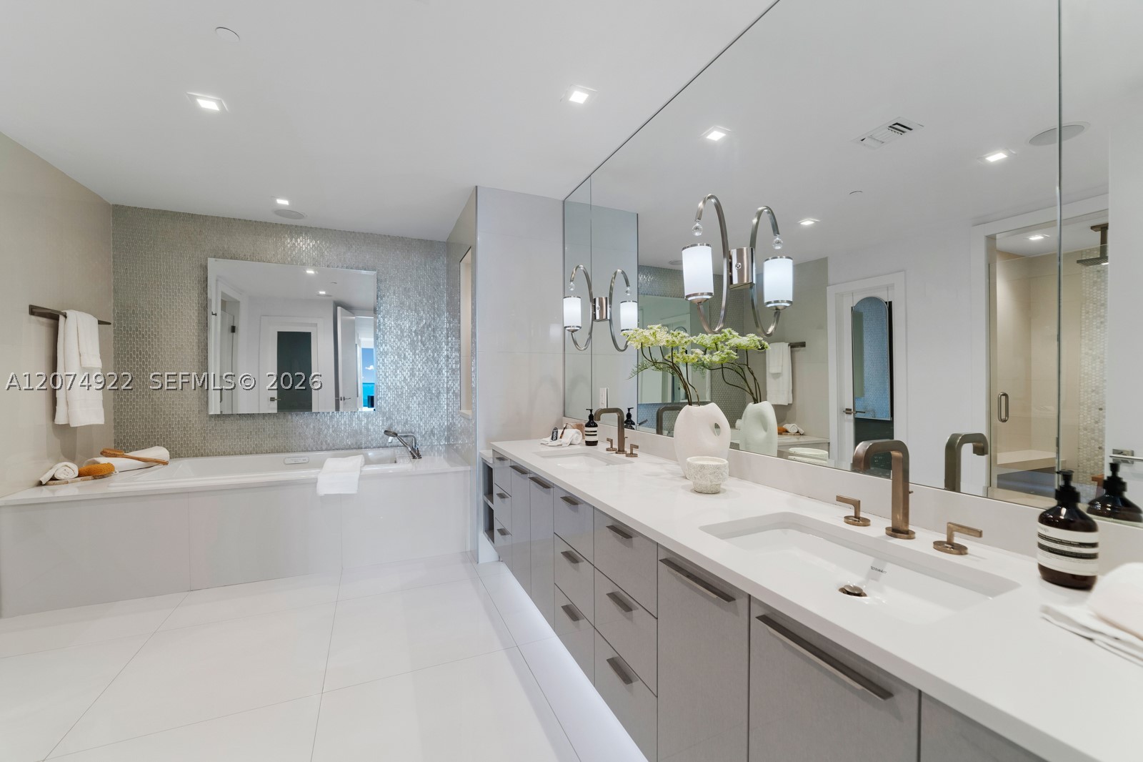 5959 Collins Ave #1606, Miami Beach FL 33140
