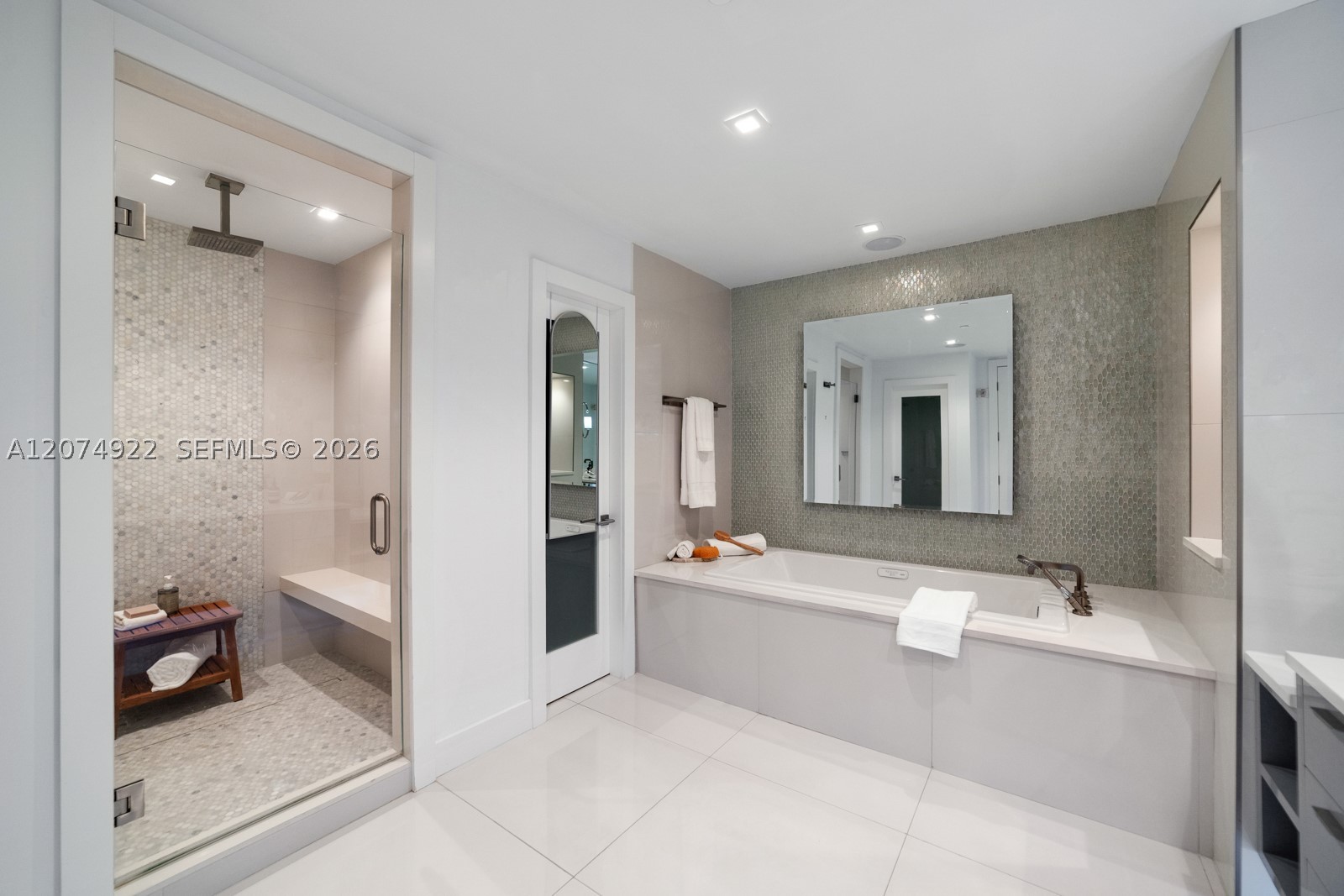5959 Collins Ave #1606, Miami Beach FL 33140