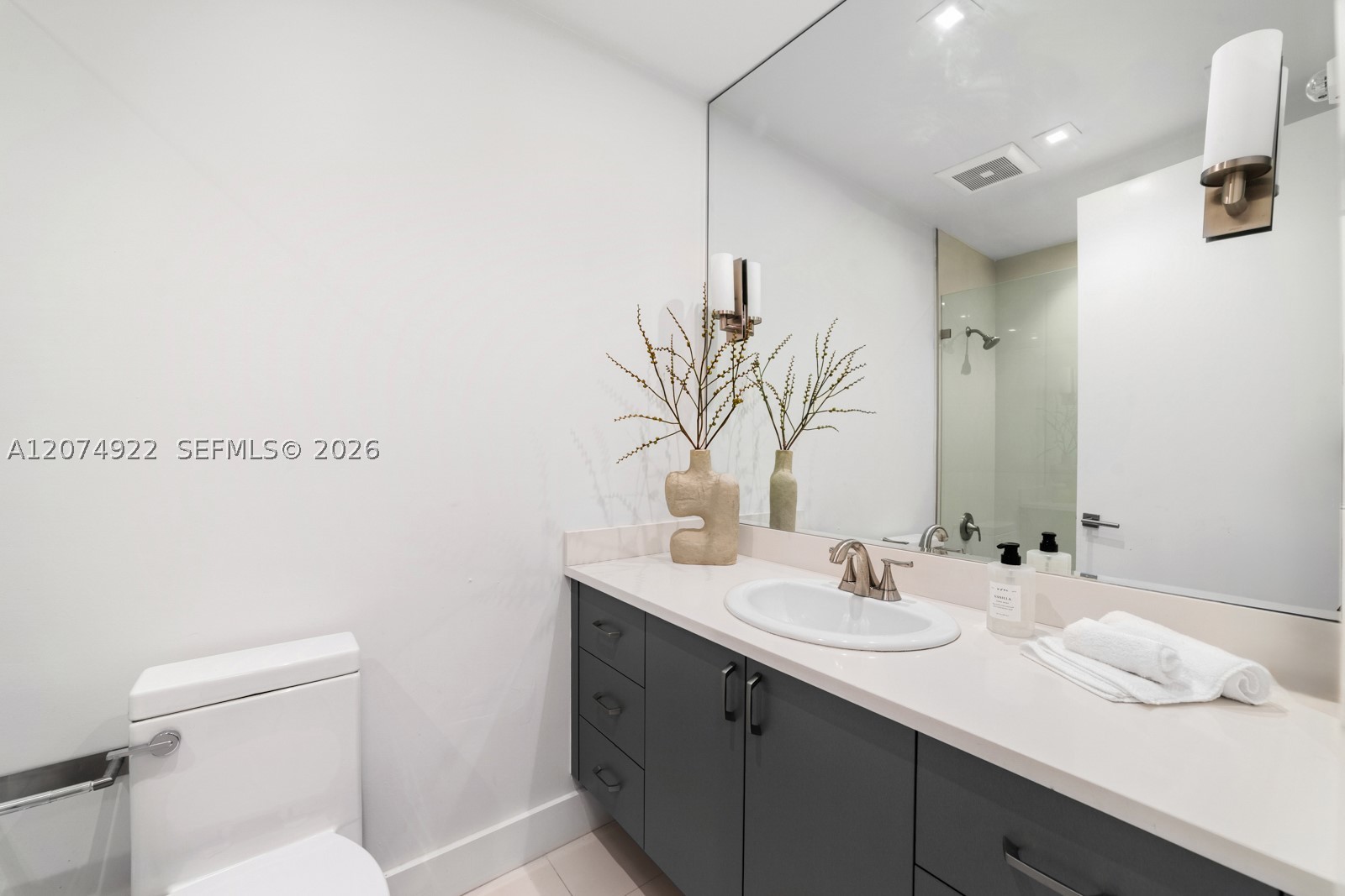 5959 Collins Ave #1606, Miami Beach FL 33140