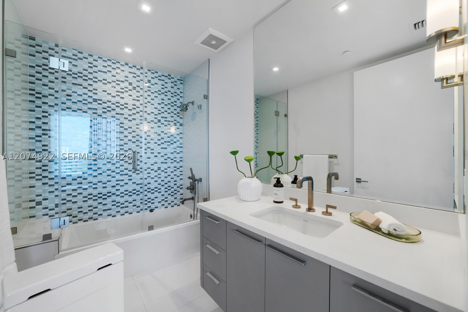 5959 Collins Ave #1606, Miami Beach FL 33140