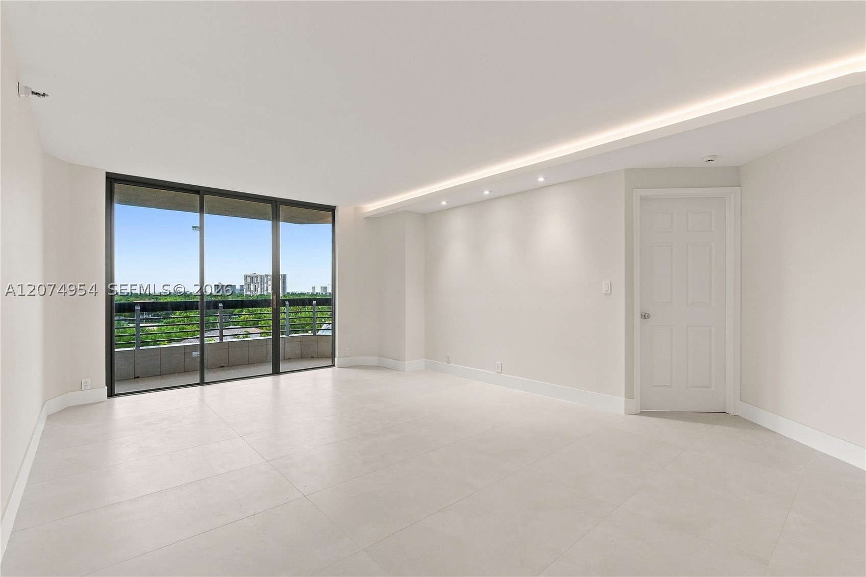 3530 Mystic Pointe Dr #808, Aventura FL 33180