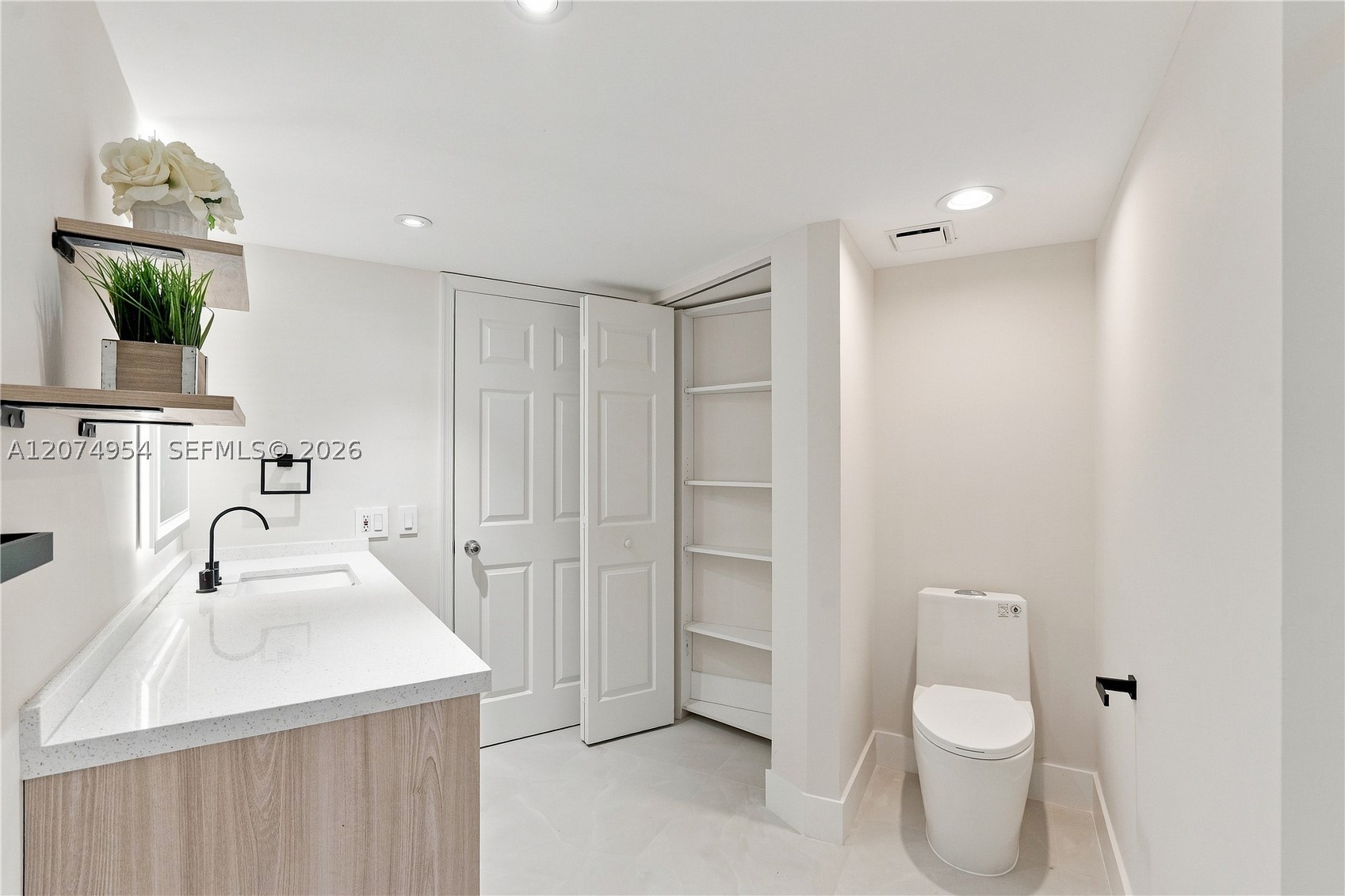 3530 Mystic Pointe Dr #808, Aventura FL 33180