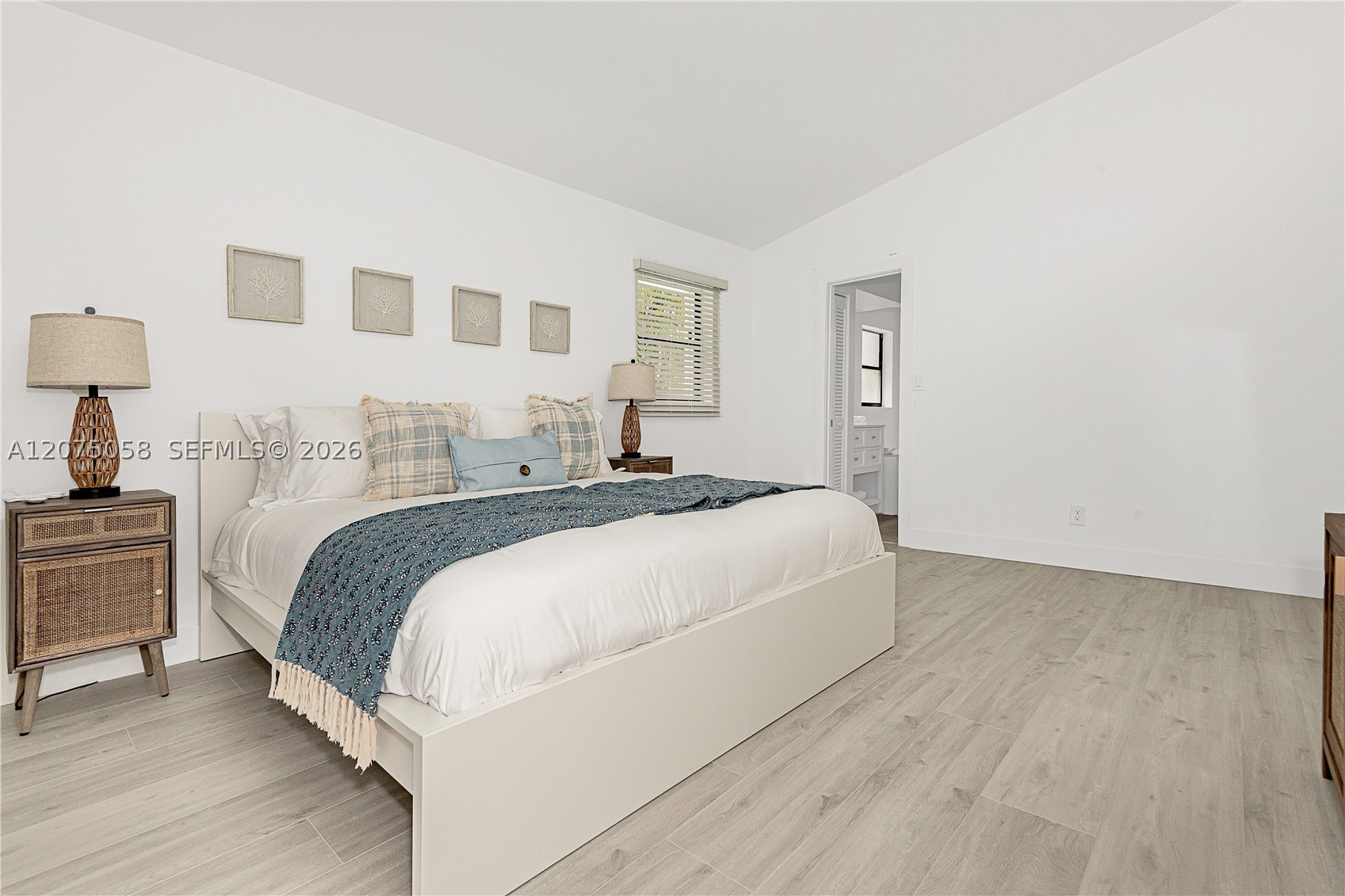 216 SE 9th St, Dania Beach FL 33004