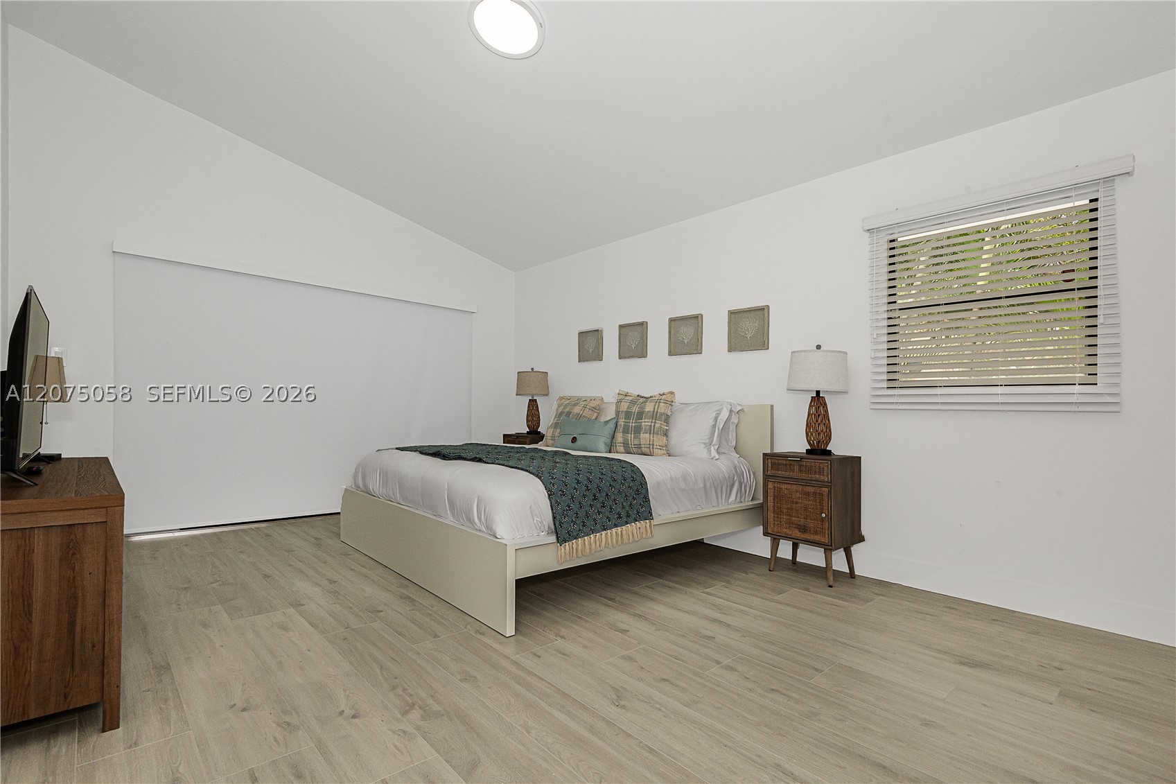 216 SE 9th St, Dania Beach FL 33004