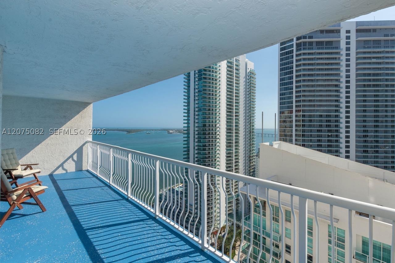 1200 Brickell Bay Dr #3207, Miami FL 33131