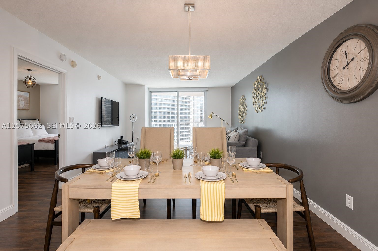 1200 Brickell Bay Dr #3207, Miami FL 33131