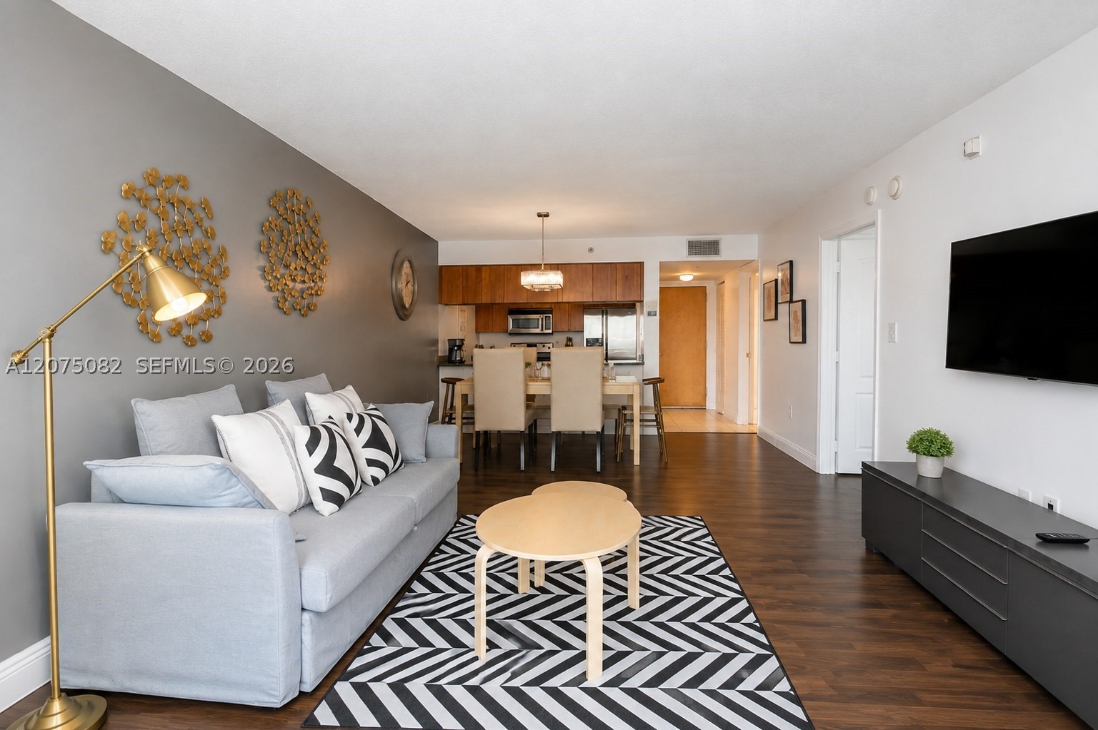 1200 Brickell Bay Dr #3207, Miami FL 33131