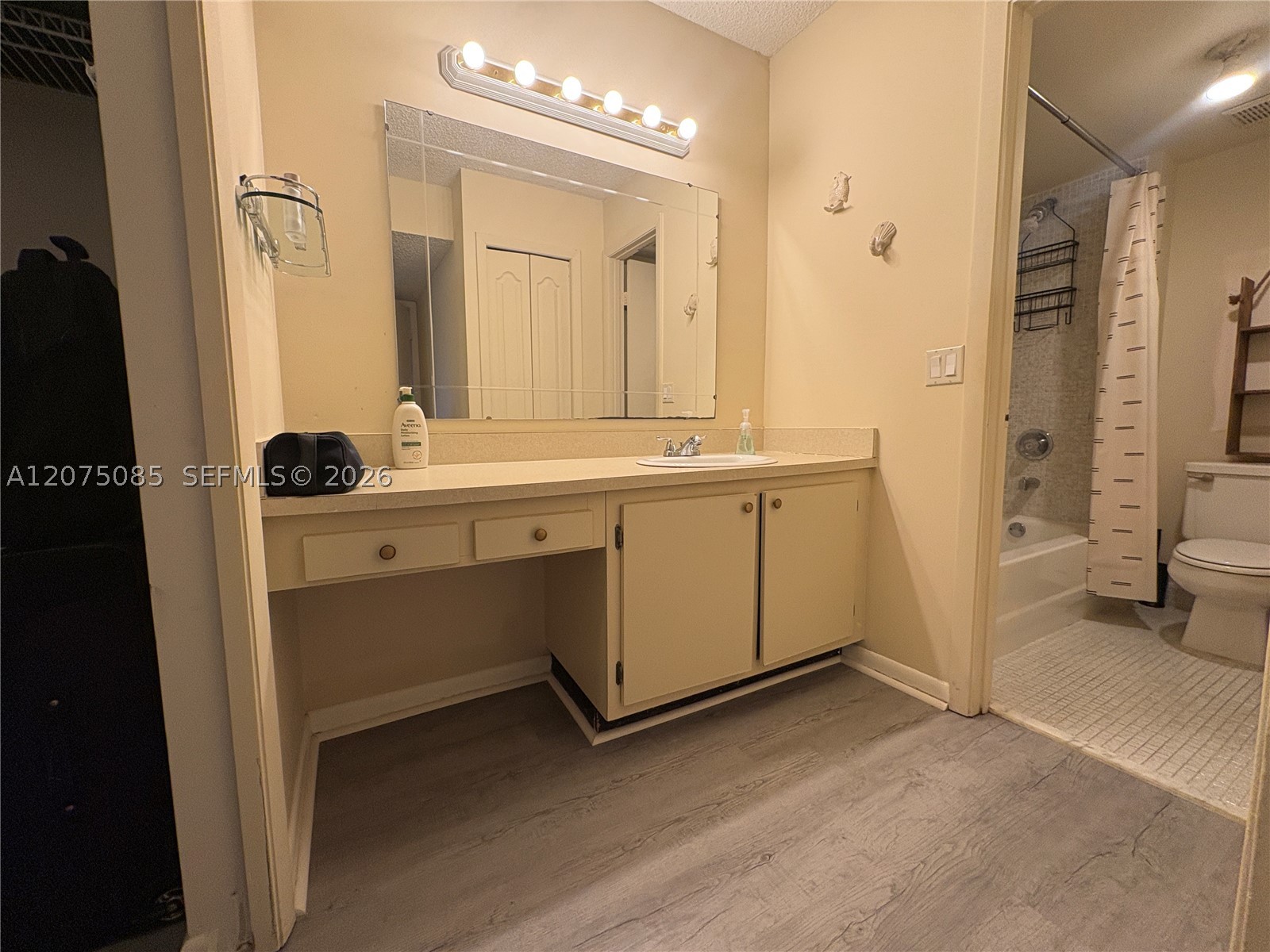 16471 Blatt Blvd #203, Weston FL 33326