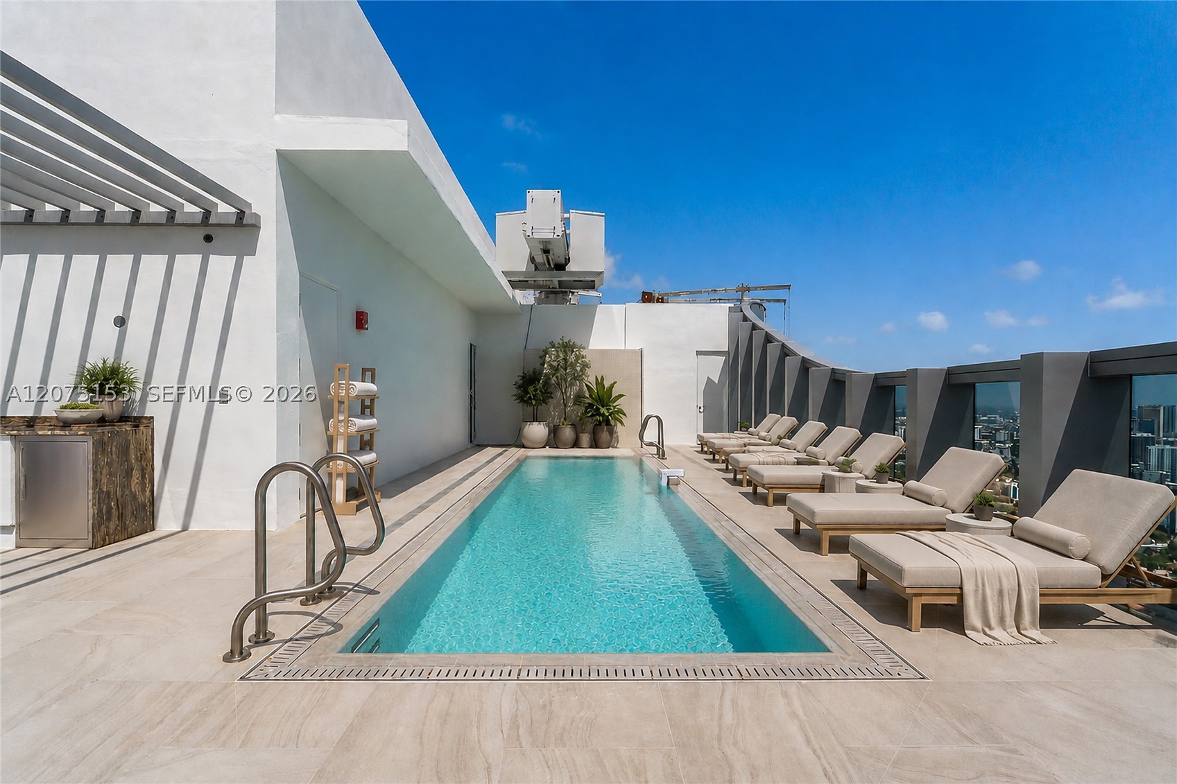 175 SE 25th Road #UPH01, Miami FL 33129