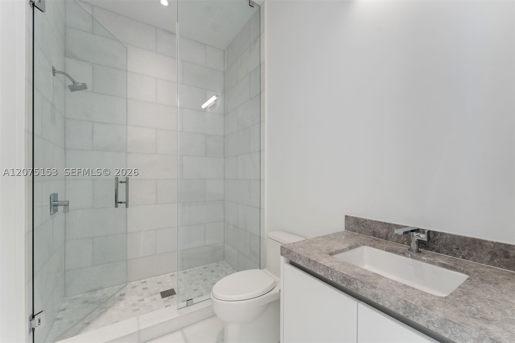 175 SE 25th Road #UPH01, Miami FL 33129