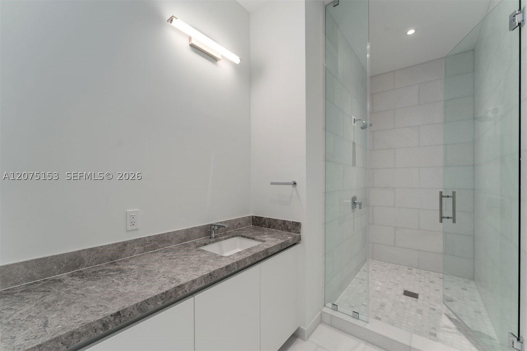 175 SE 25th Road #UPH01, Miami FL 33129