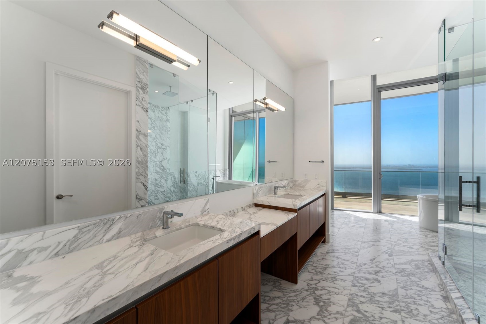 175 SE 25th Road #UPH01, Miami FL 33129