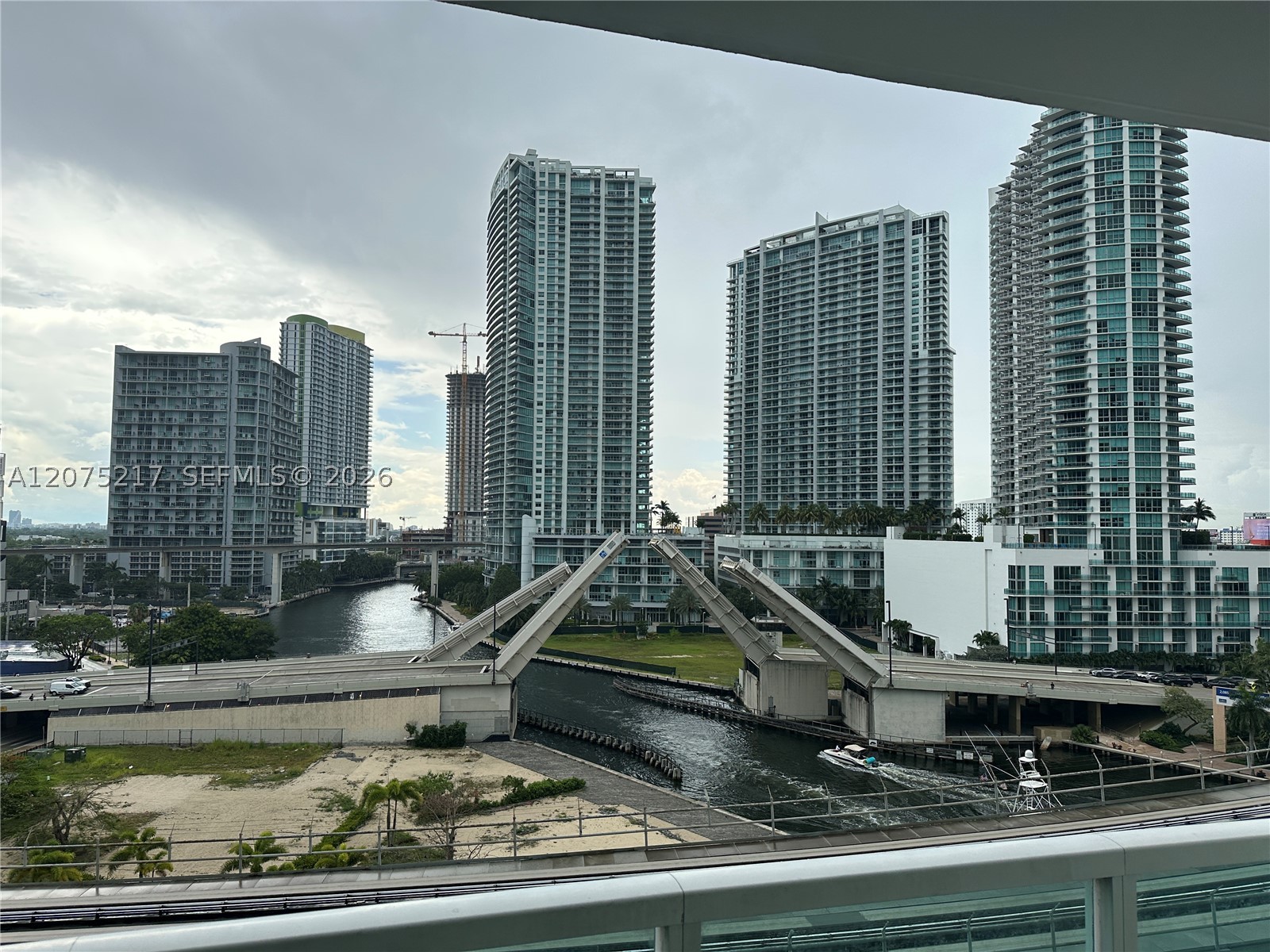31 SE 5th St #1007, Miami FL 33131