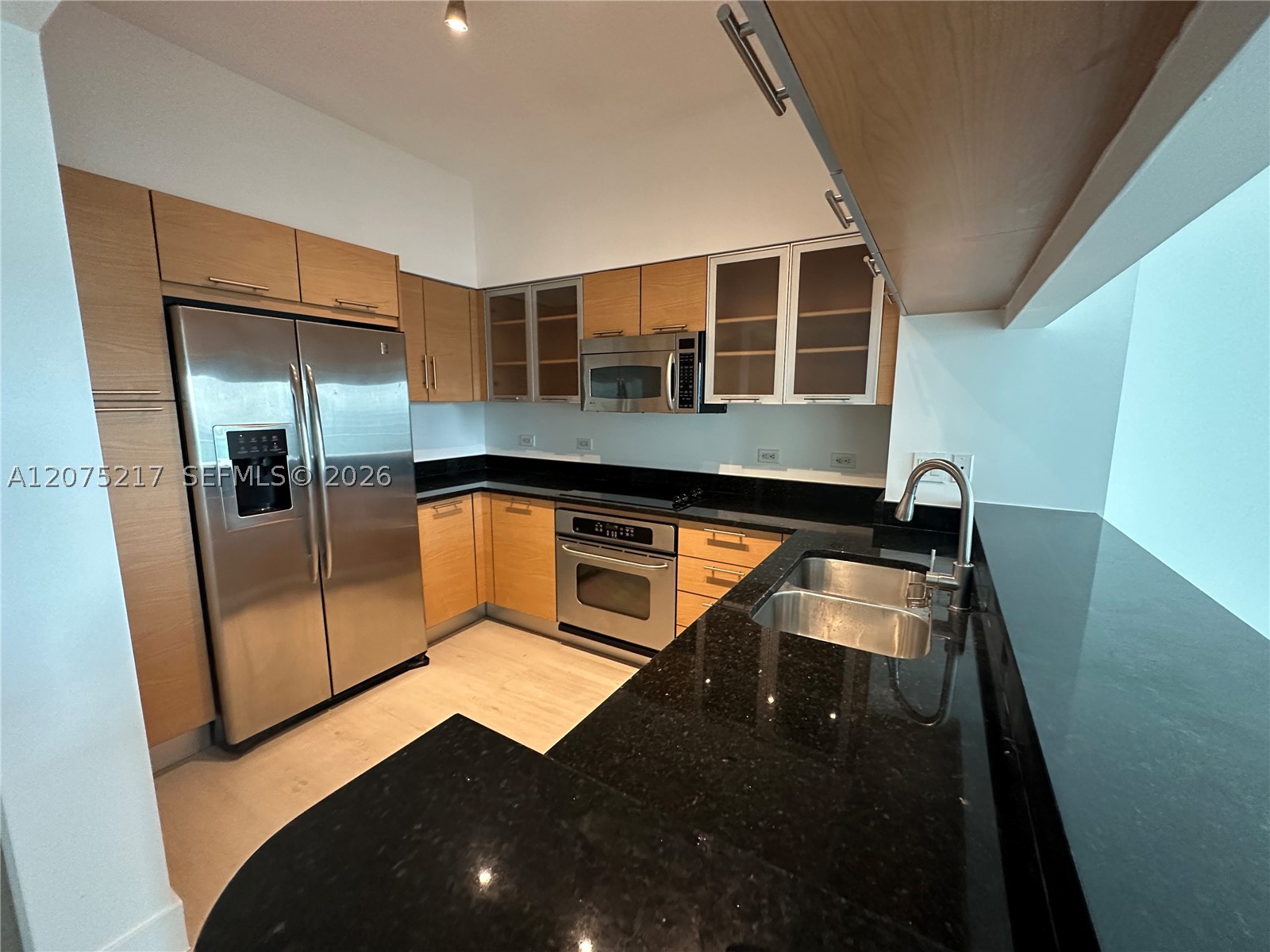 31 SE 5th St #1007, Miami FL 33131