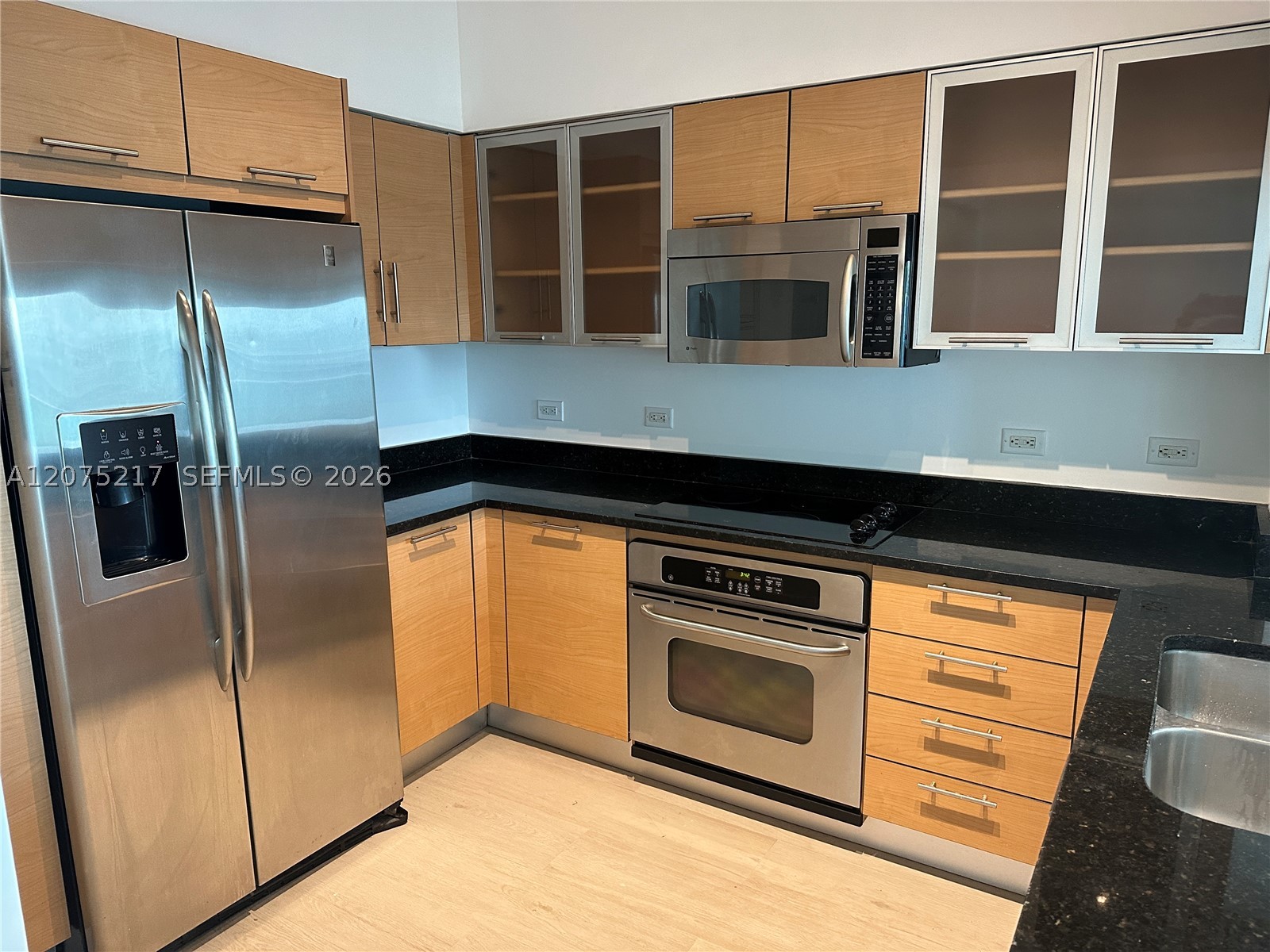 31 SE 5th St #1007, Miami FL 33131