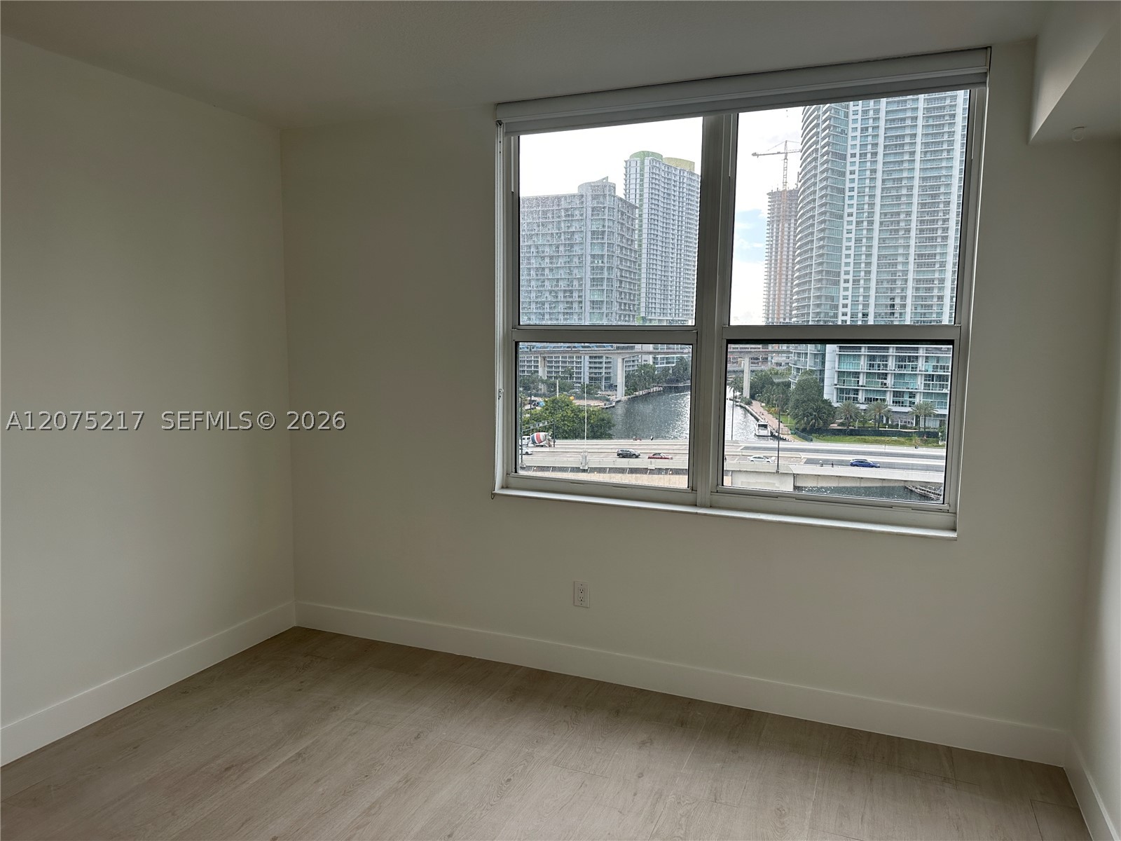 31 SE 5th St #1007, Miami FL 33131