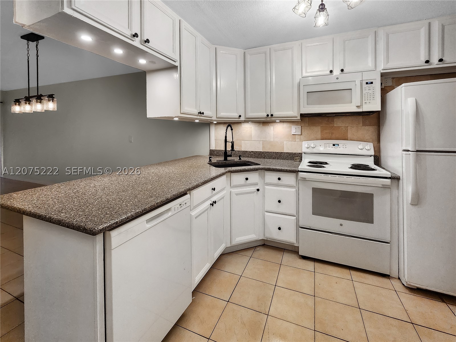 15385 S Dixie Hwy 22 Hwy, Palmetto Bay FL 33157