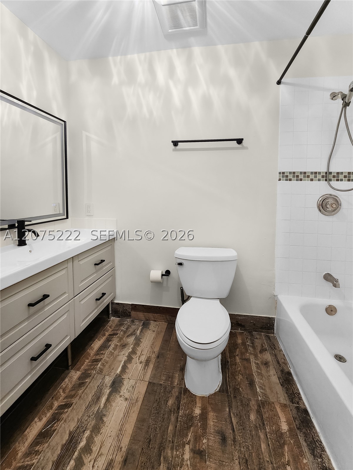 15385 S Dixie Hwy 22 Hwy, Palmetto Bay FL 33157