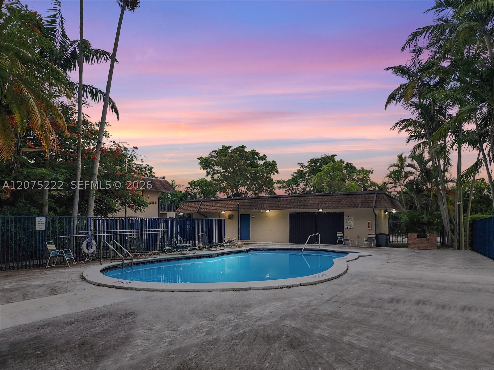 15385 S Dixie Hwy 22 Hwy, Palmetto Bay FL 33157