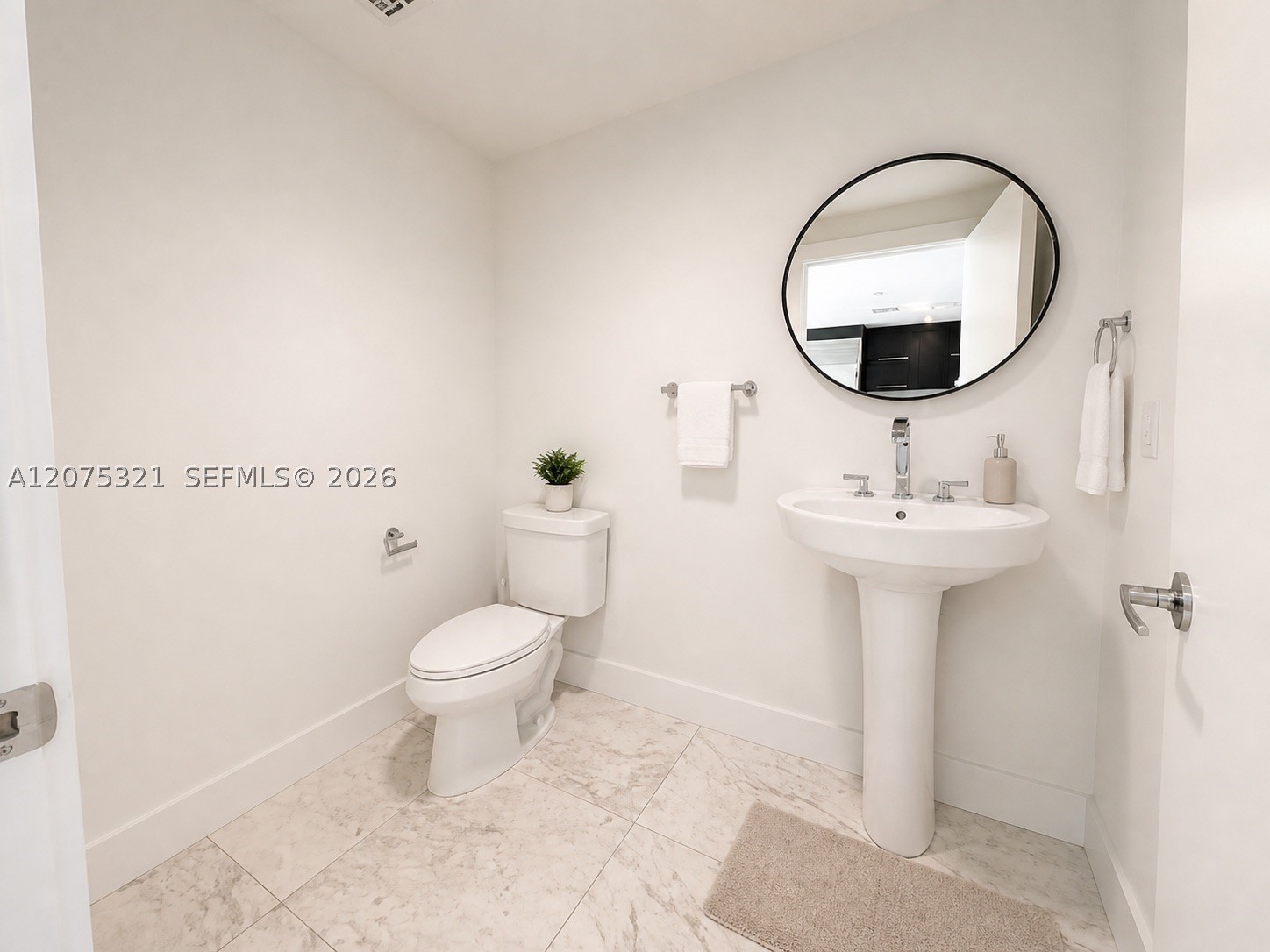 900 Biscayne Blvd #902, Miami FL 33132
