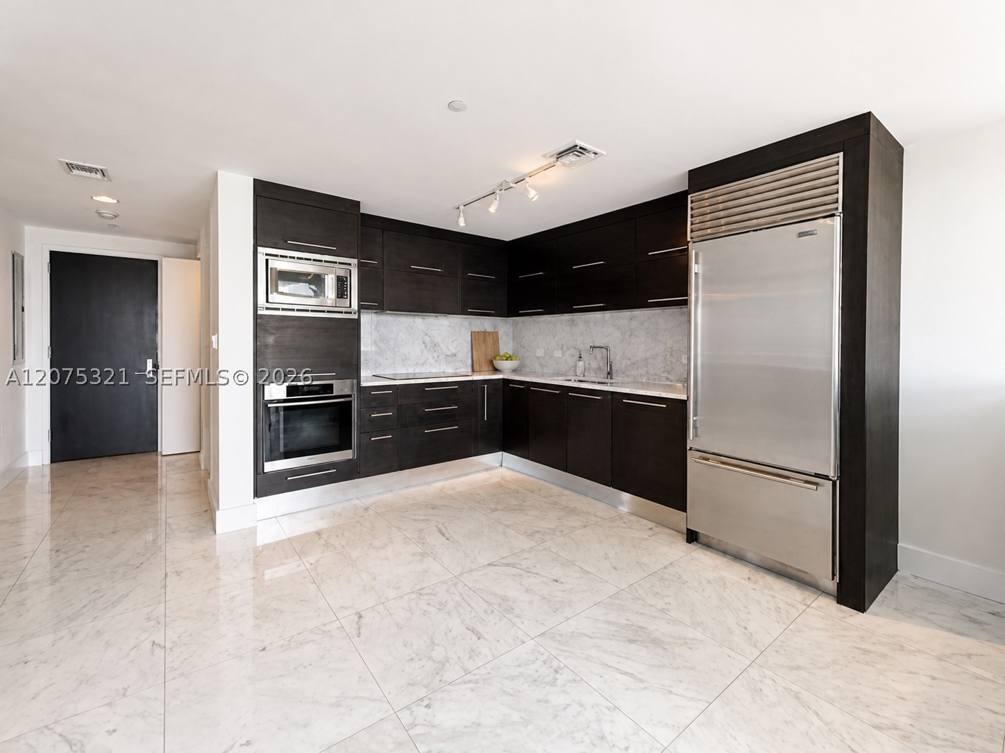 900 Biscayne Blvd #902, Miami FL 33132