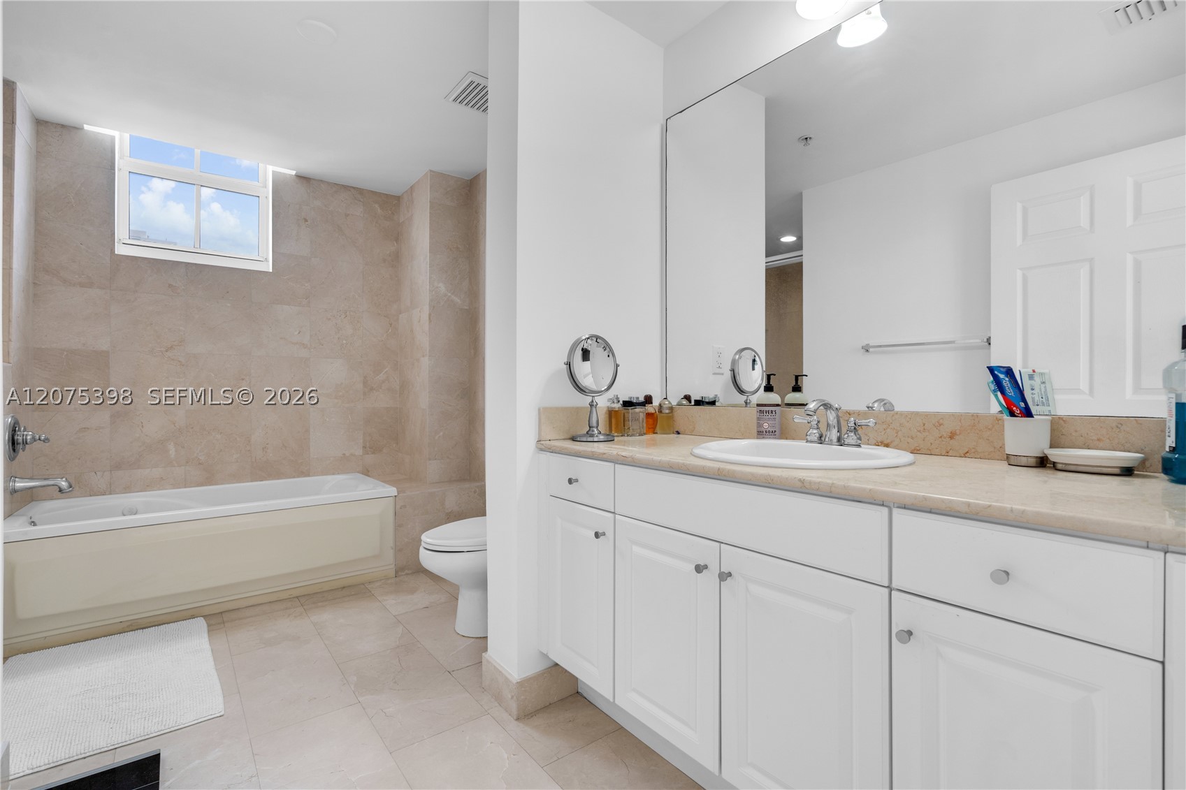 357 Almeria Ave #1105, Coral Gables FL 33134