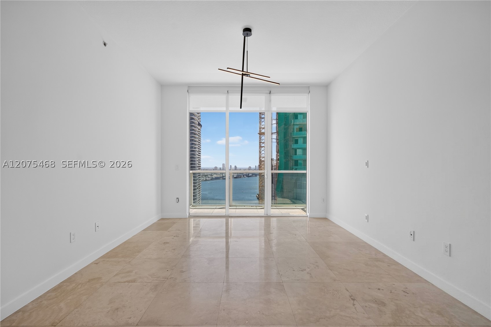 31 SE 5th St #4212, Miami FL 33131