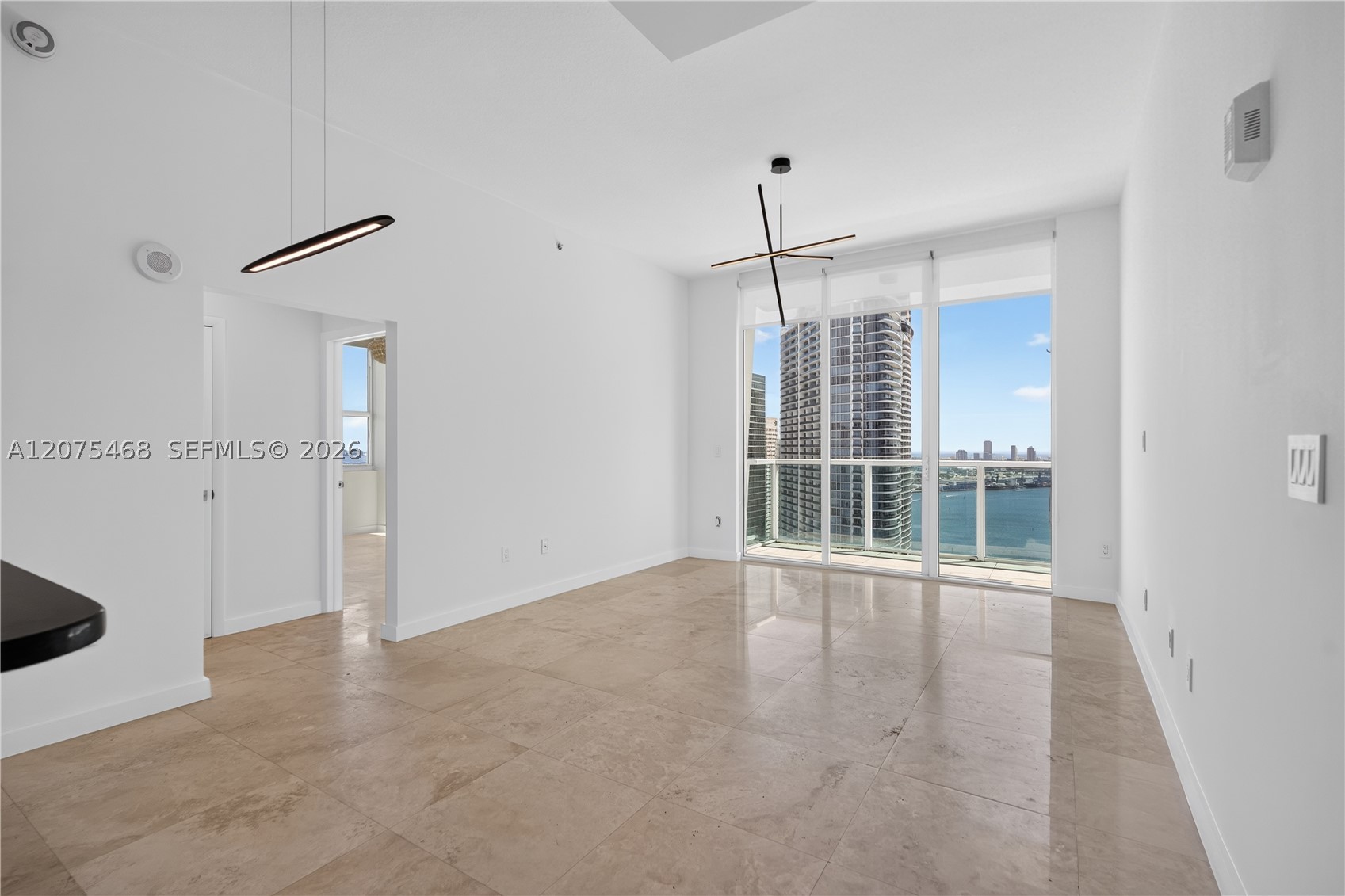 31 SE 5th St #4212, Miami FL 33131