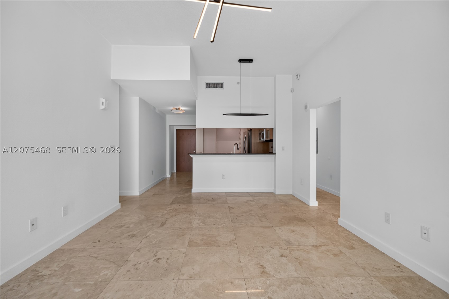 31 SE 5th St #4212, Miami FL 33131