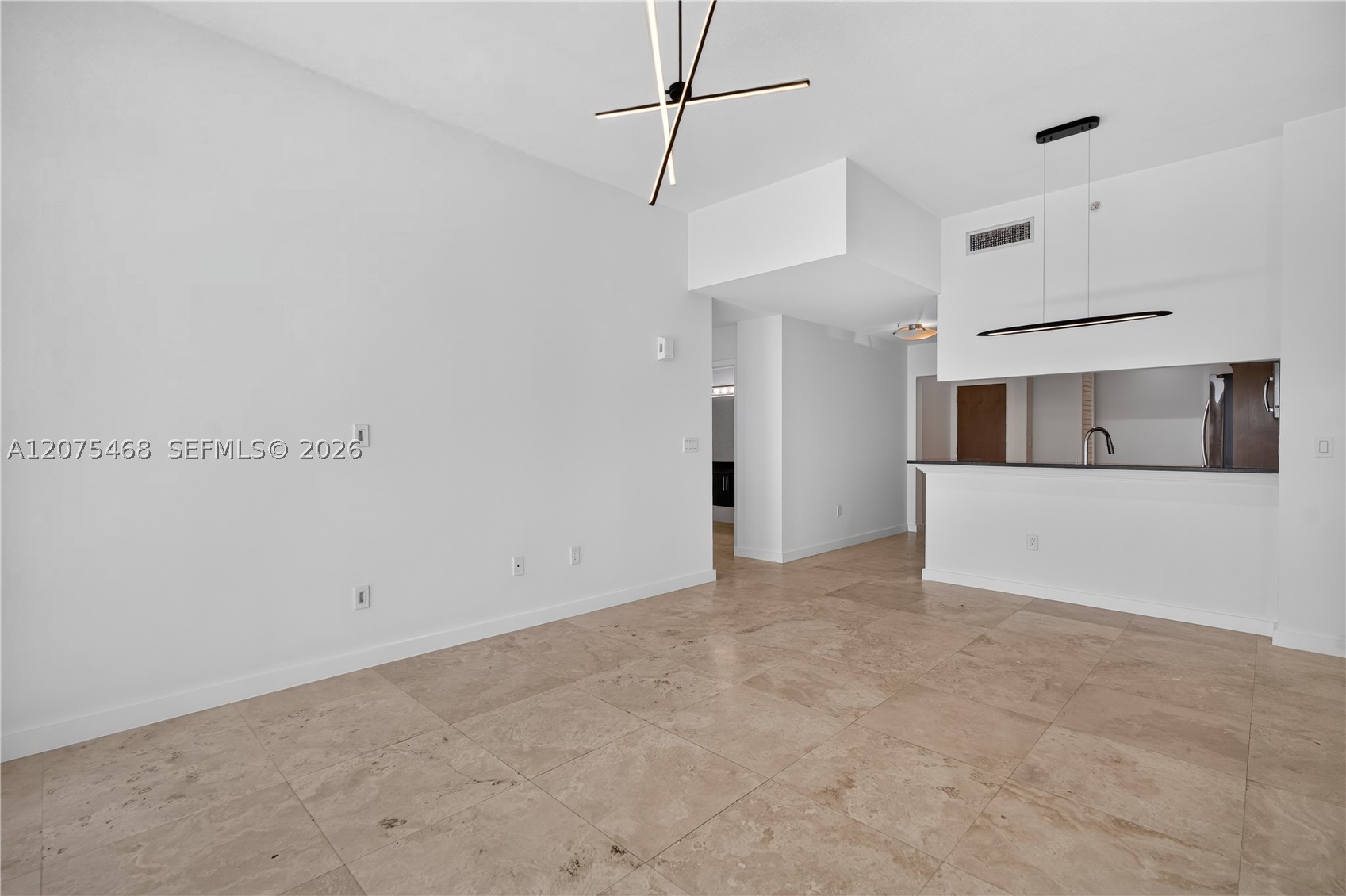 31 SE 5th St #4212, Miami FL 33131
