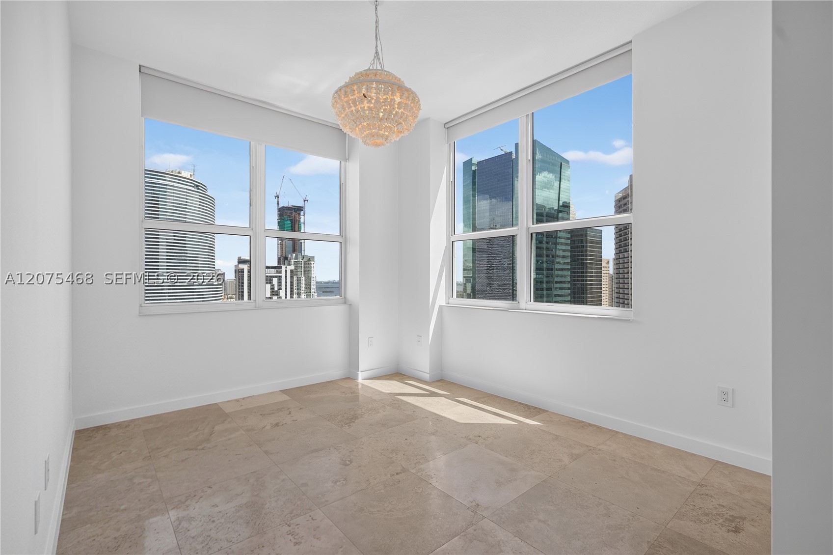 31 SE 5th St #4212, Miami FL 33131