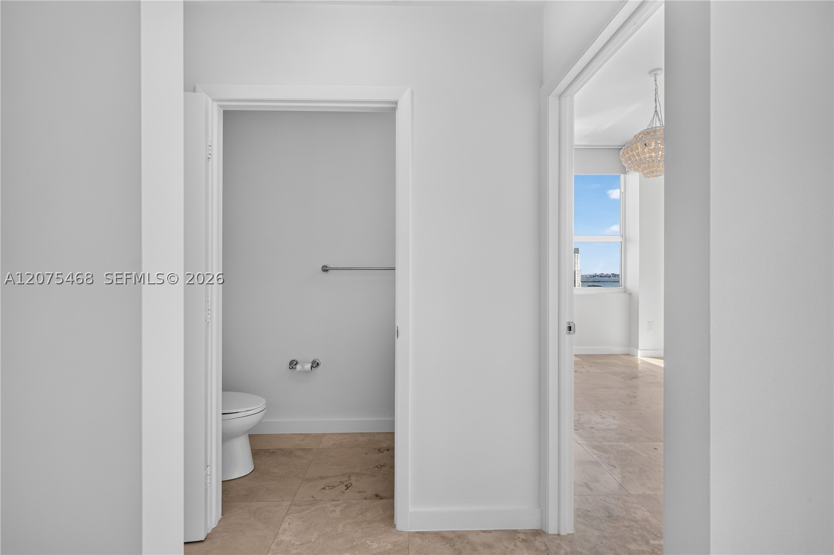 31 SE 5th St #4212, Miami FL 33131