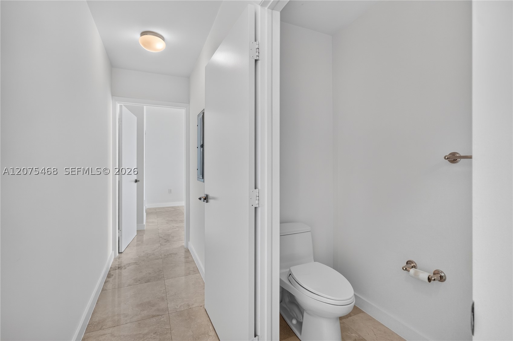 31 SE 5th St #4212, Miami FL 33131