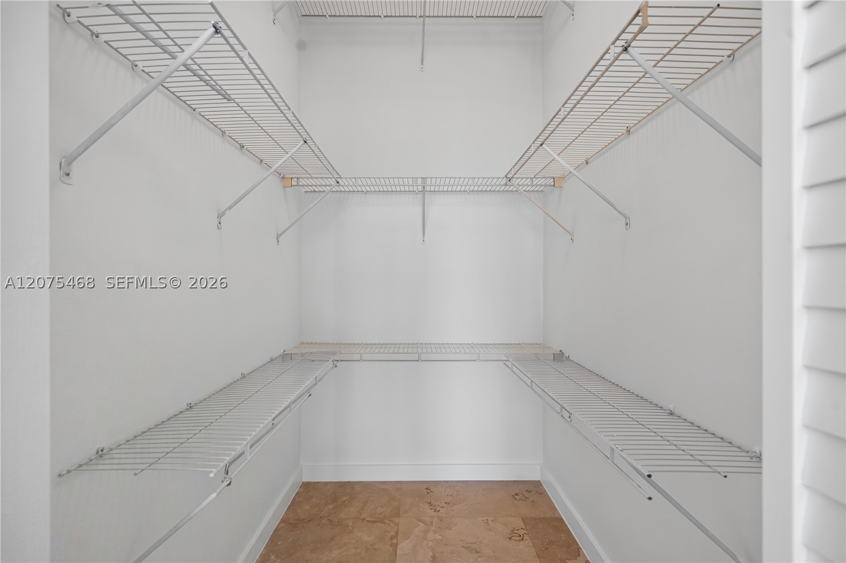 31 SE 5th St #4212, Miami FL 33131