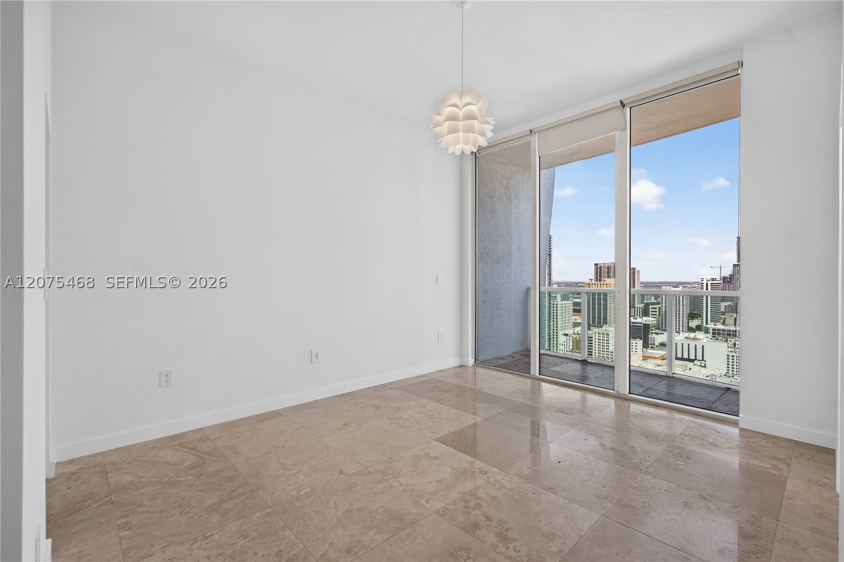 31 SE 5th St #4212, Miami FL 33131