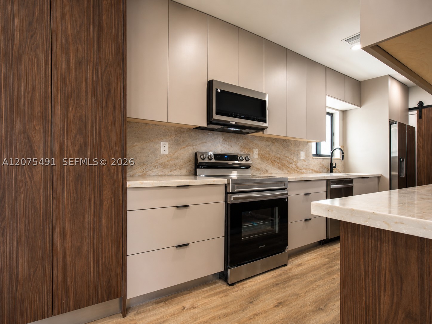 4212 SW 98th Ave, Miami FL 33165