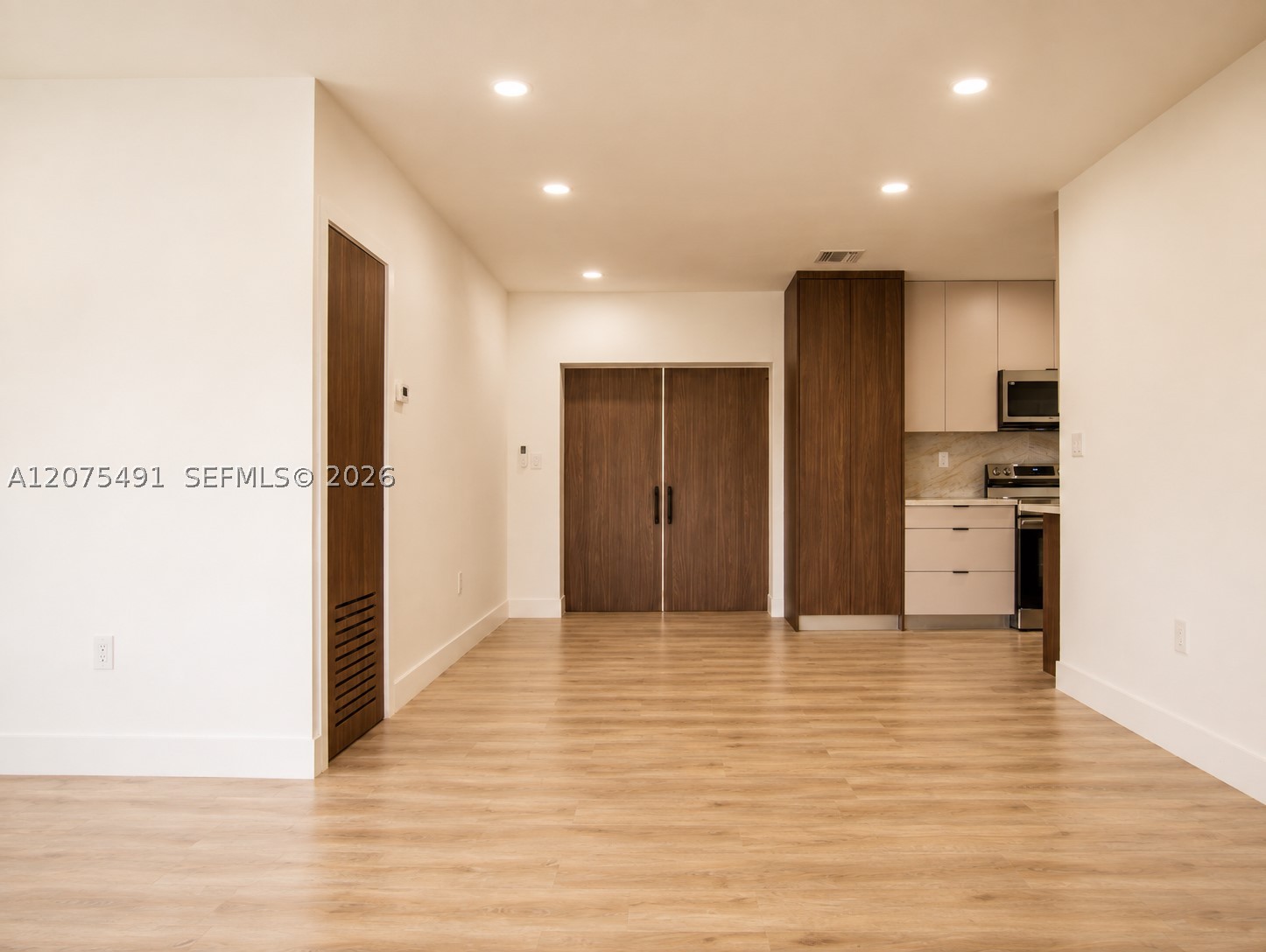 4212 SW 98th Ave, Miami FL 33165